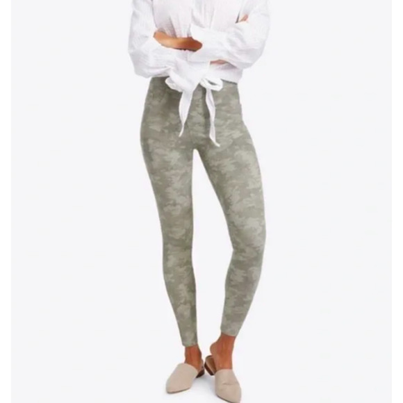 Spanx Light Camo Jean-ish Stone Wash Ankle Leggings - Medium - Picture 7 of 7